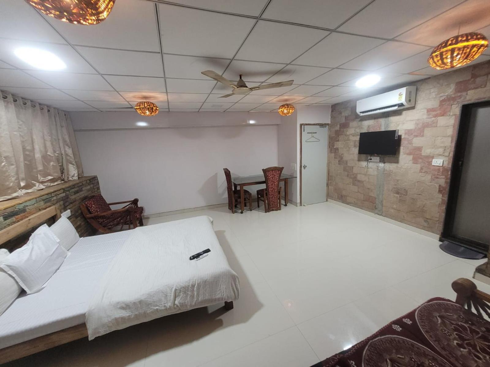 Agrawal Bhavan Budget Stay Only For Indians Mumbai Exterior photo